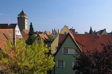 复古风格动作设计类肉鸽游戏《鸭鸭悖论》现已在Steam平台正式推出